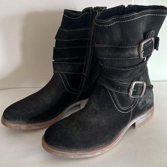 Roan 7.5 Black Suede Distressed Zipper Boots Strappy Design - Picture 2 of 11